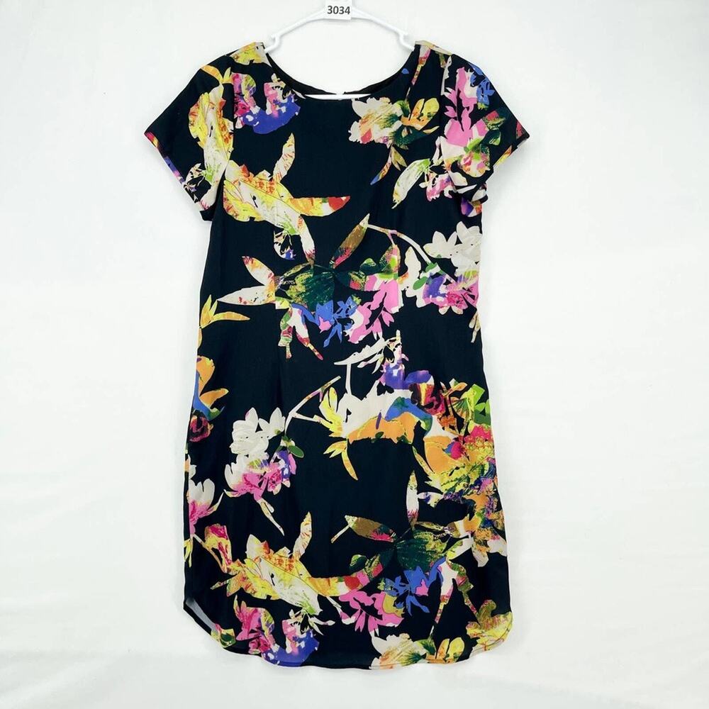 Yumi Kim Tunic Women Size Small‎ Elana Tropical Short Sleeve Floral Shift Black